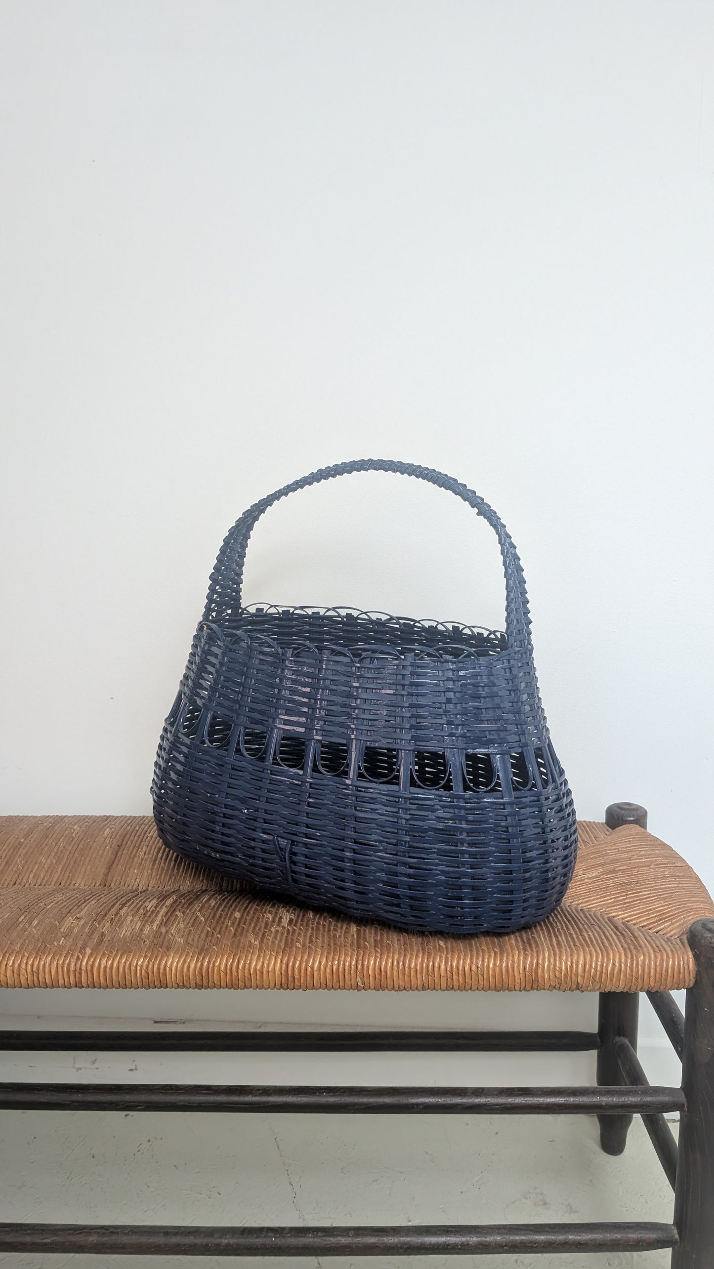 Panier en osier bleu
