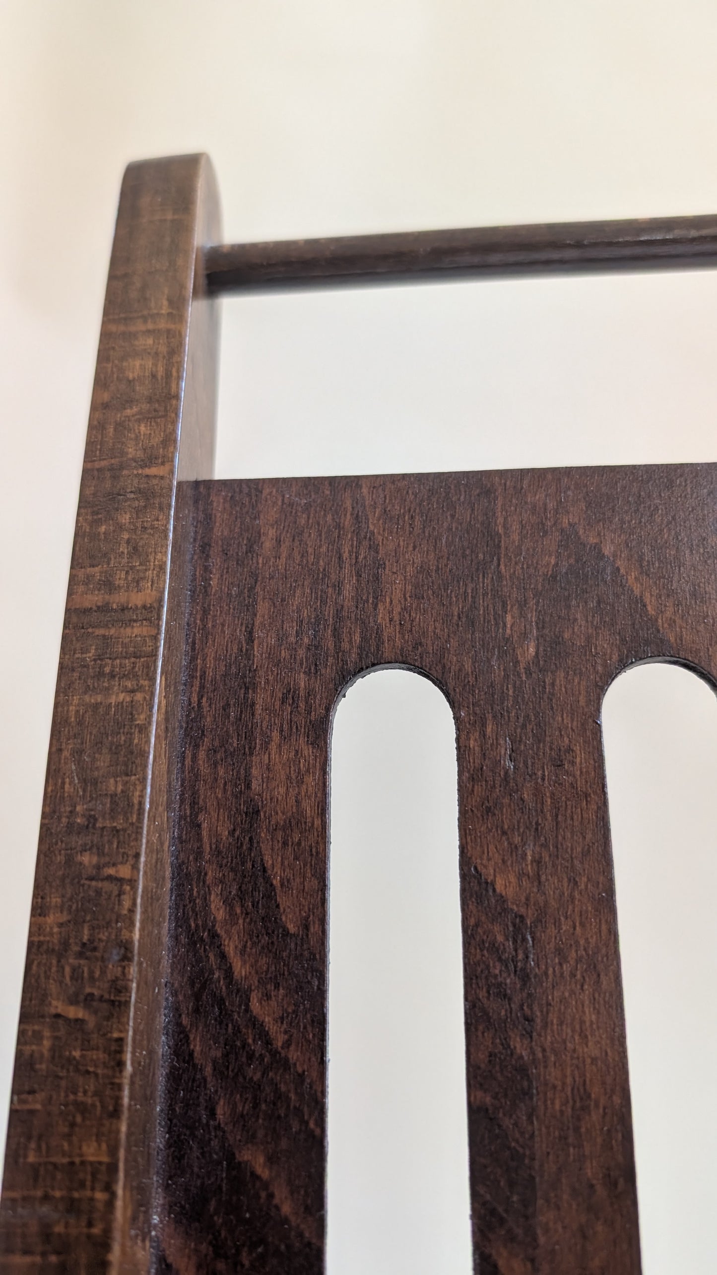 Porte-revues pliant en bois