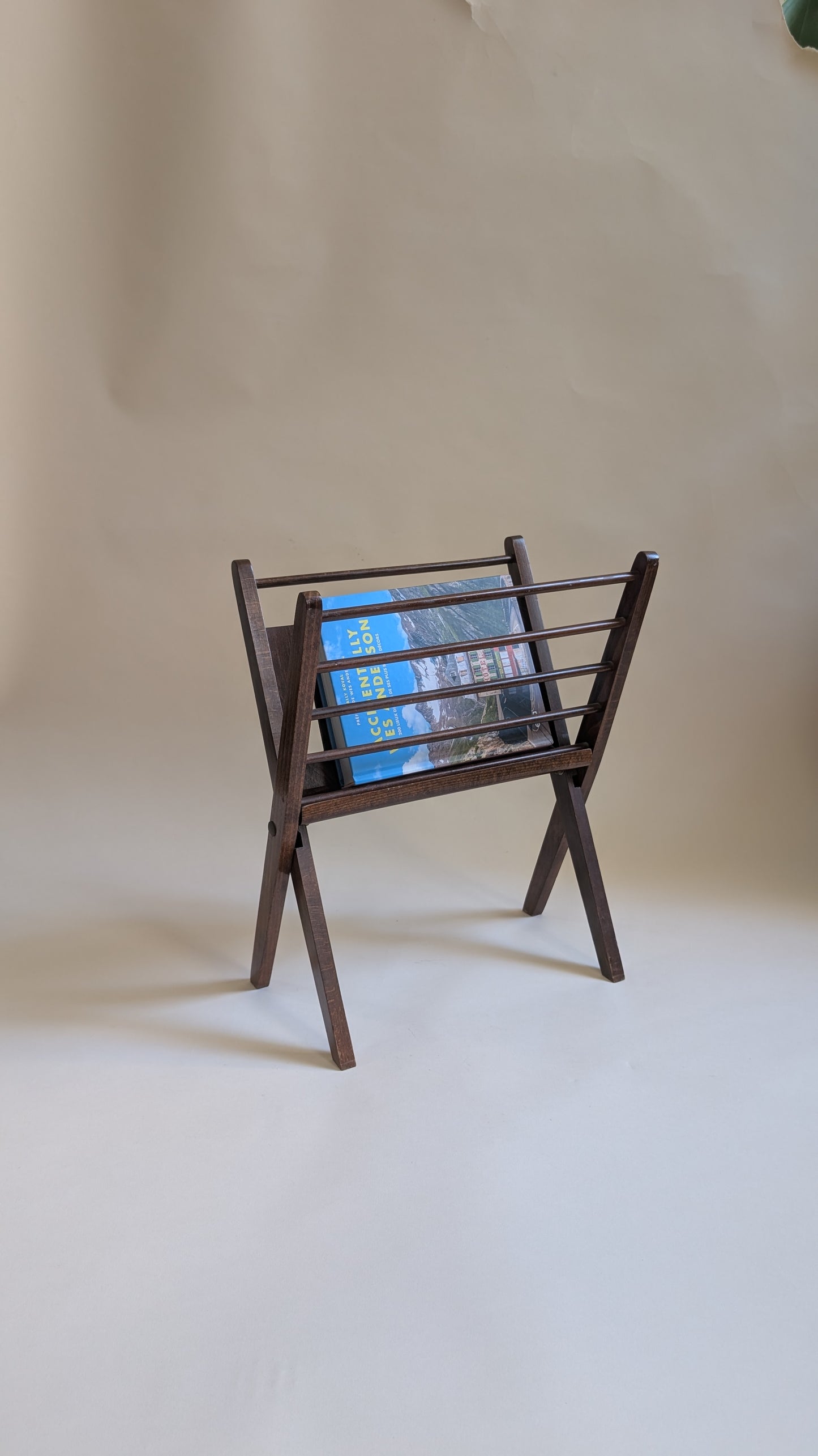 Porte-revues pliant en bois
