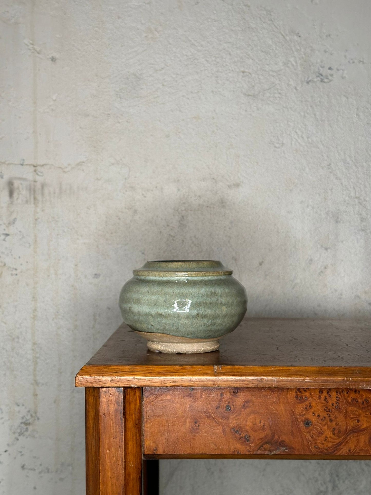 Pot en grès vernissé bleu
