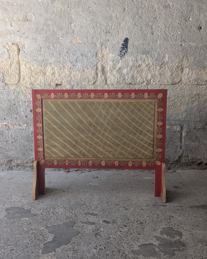 Tête de lit enfant peinte à la main