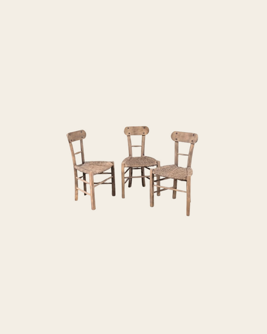 Lot de 3 chaises rustiques en bois et paille tressée