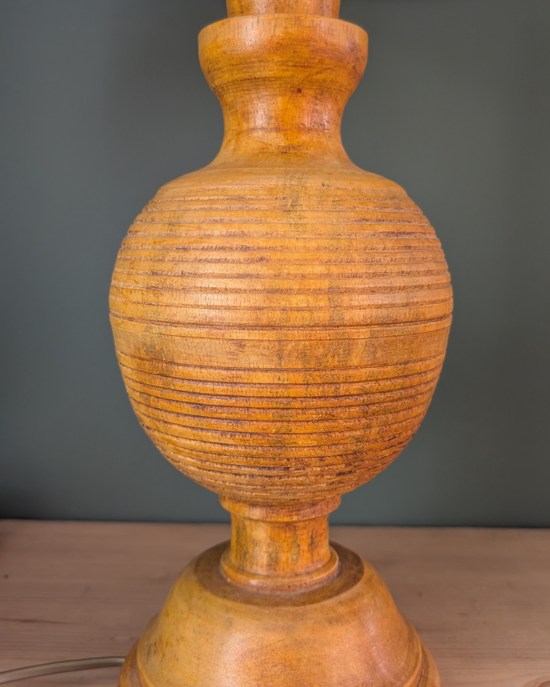 Paire de lampes vintage en bois tourné
