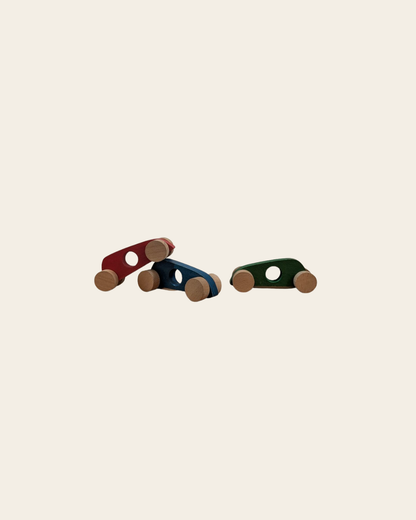 Trio de voitures de course vintage en bois