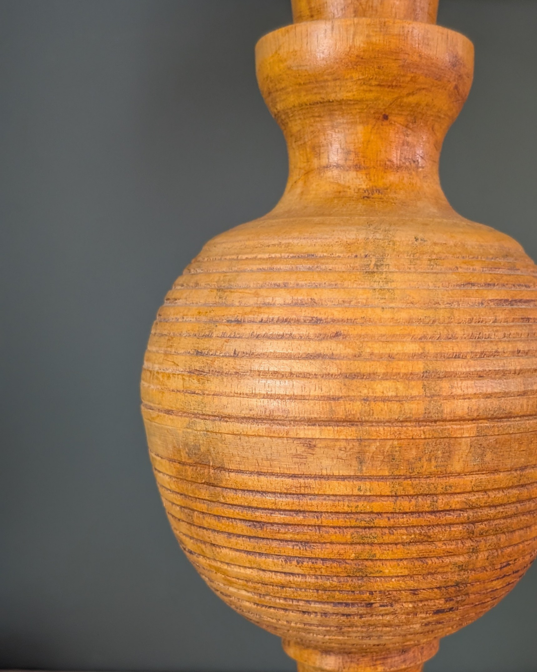Paire de lampes vintage en bois tourné