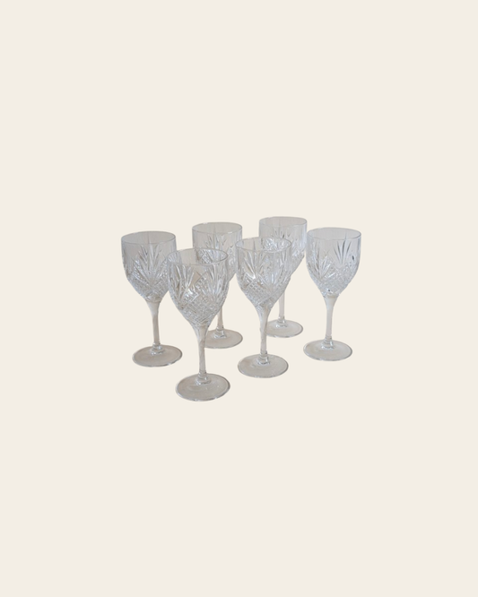 Série de 6 verres à vin en cristal taillé