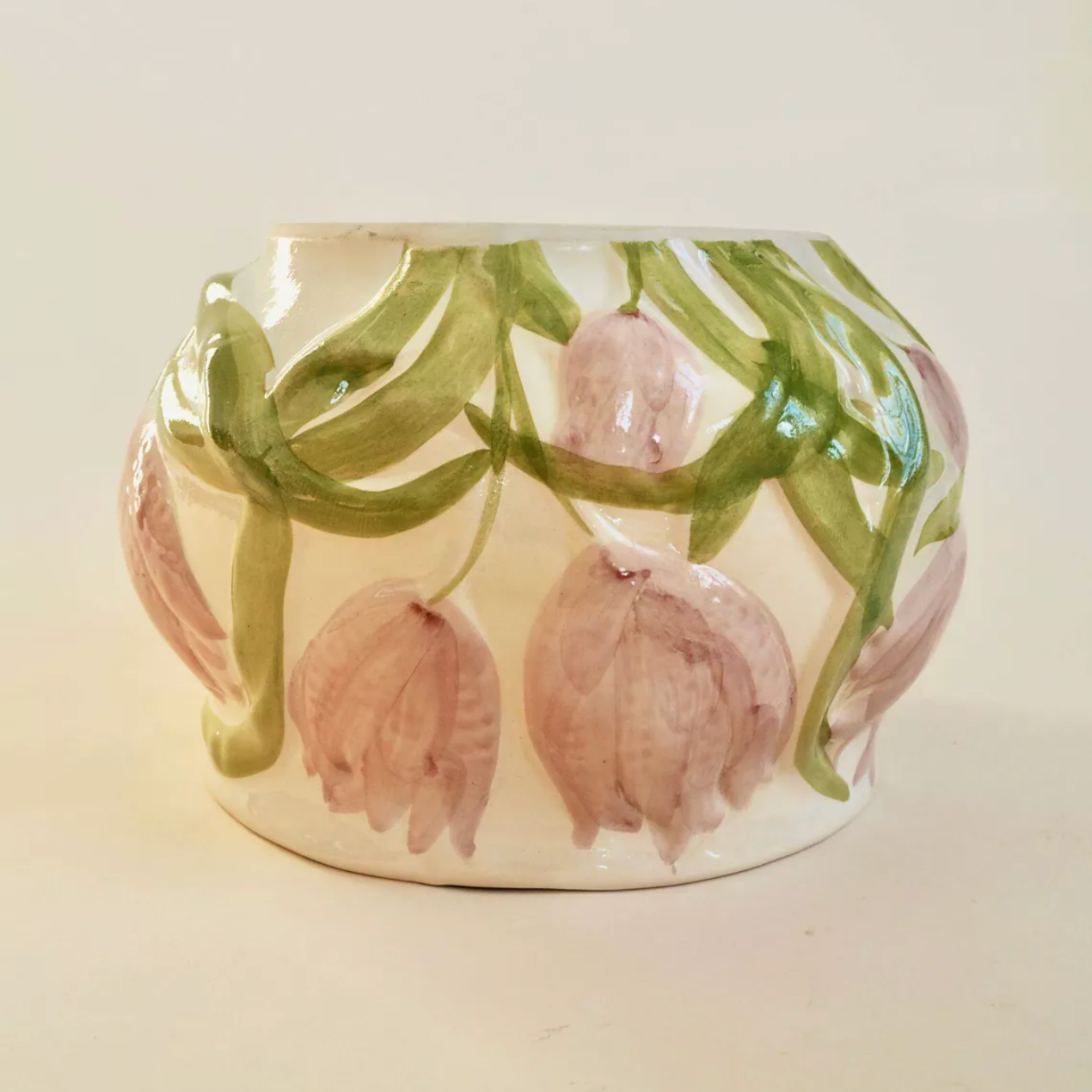 Cache-pot fleurs roses