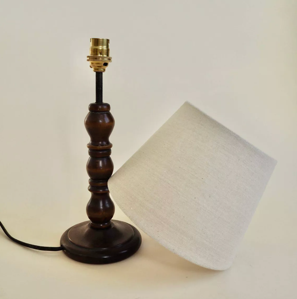 Lampe en bois tourné