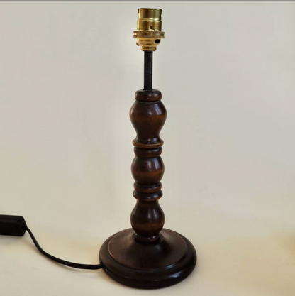 Lampe en bois tourné