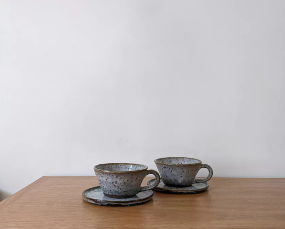 Paire de tasses en céramique