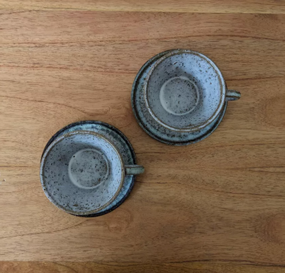 Paire de tasses en céramique