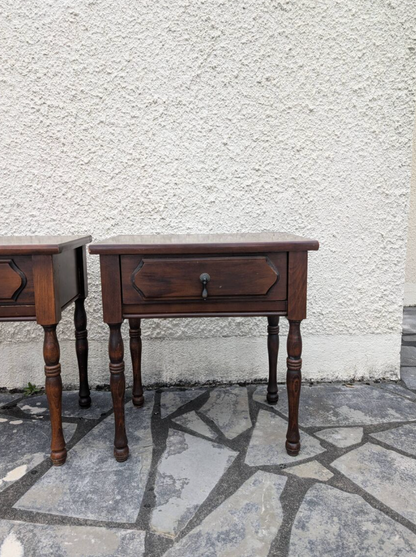 Paire de tables de chevet