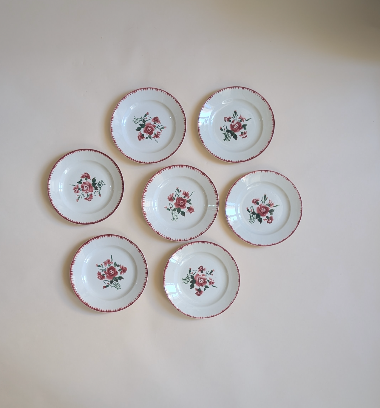 Ensemble de 7 assiettes Sarreguemines et Digoin, Yvette