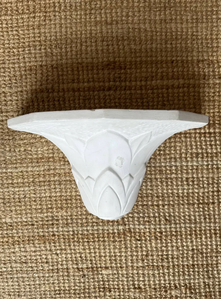 Paire d'appliques en plâtre, décor palmettes, XXe
