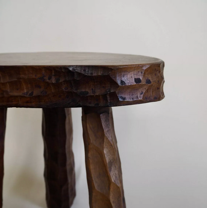 Paire de tabourets tripode en bois