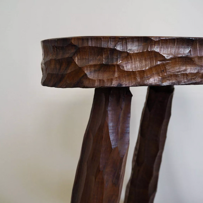 Paire de tabourets tripode en bois