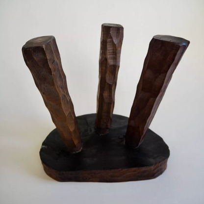 Paire de tabourets tripode en bois