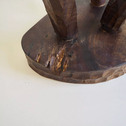 Paire de tabourets tripode en bois