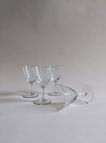 Lot de 4 verres ciselés