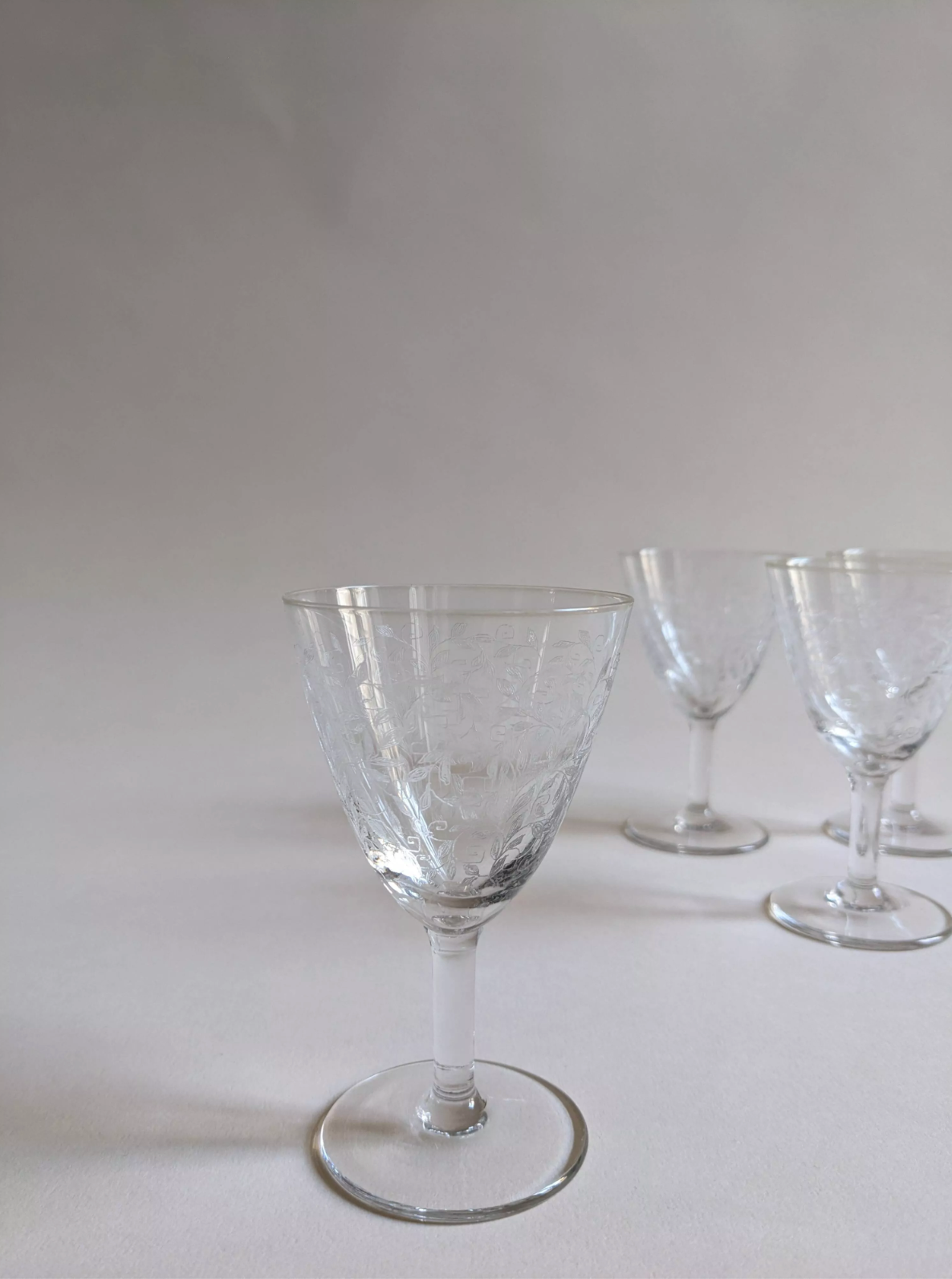 Lot de 4 verres ciselés