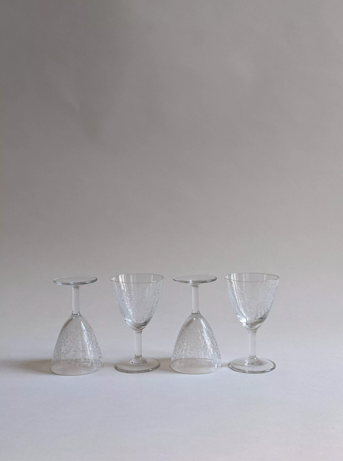Lot de 4 verres ciselés