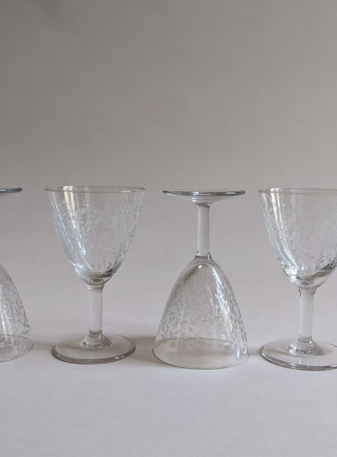 Lot de 4 verres ciselés