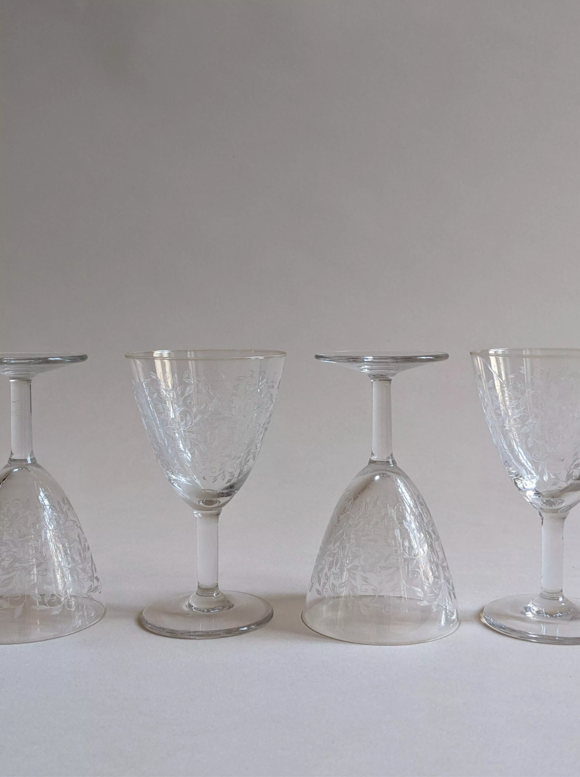 Lot de 4 verres ciselés