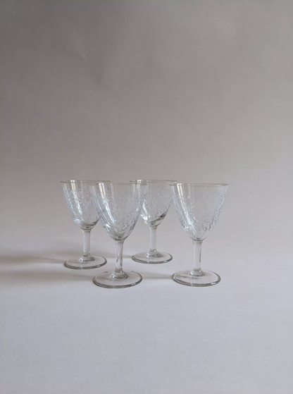 Lot de 4 verres ciselés