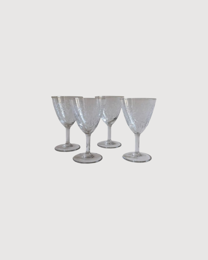 Lot de 4 verres en verre ciselé