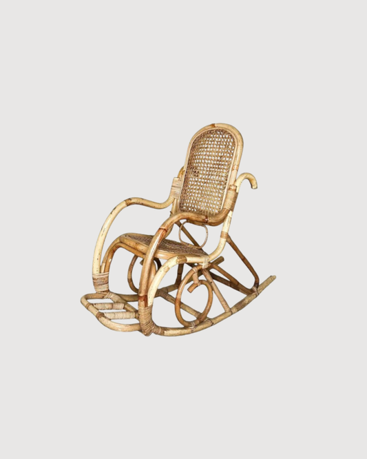Rocking-chair en rotin et cannage