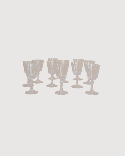 Ensemble de 11 verres en verre