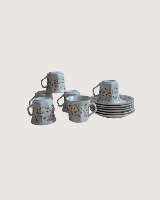 Ensemble de 6 tasses et soucoupes