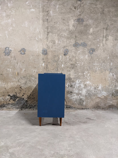 Commode bleue