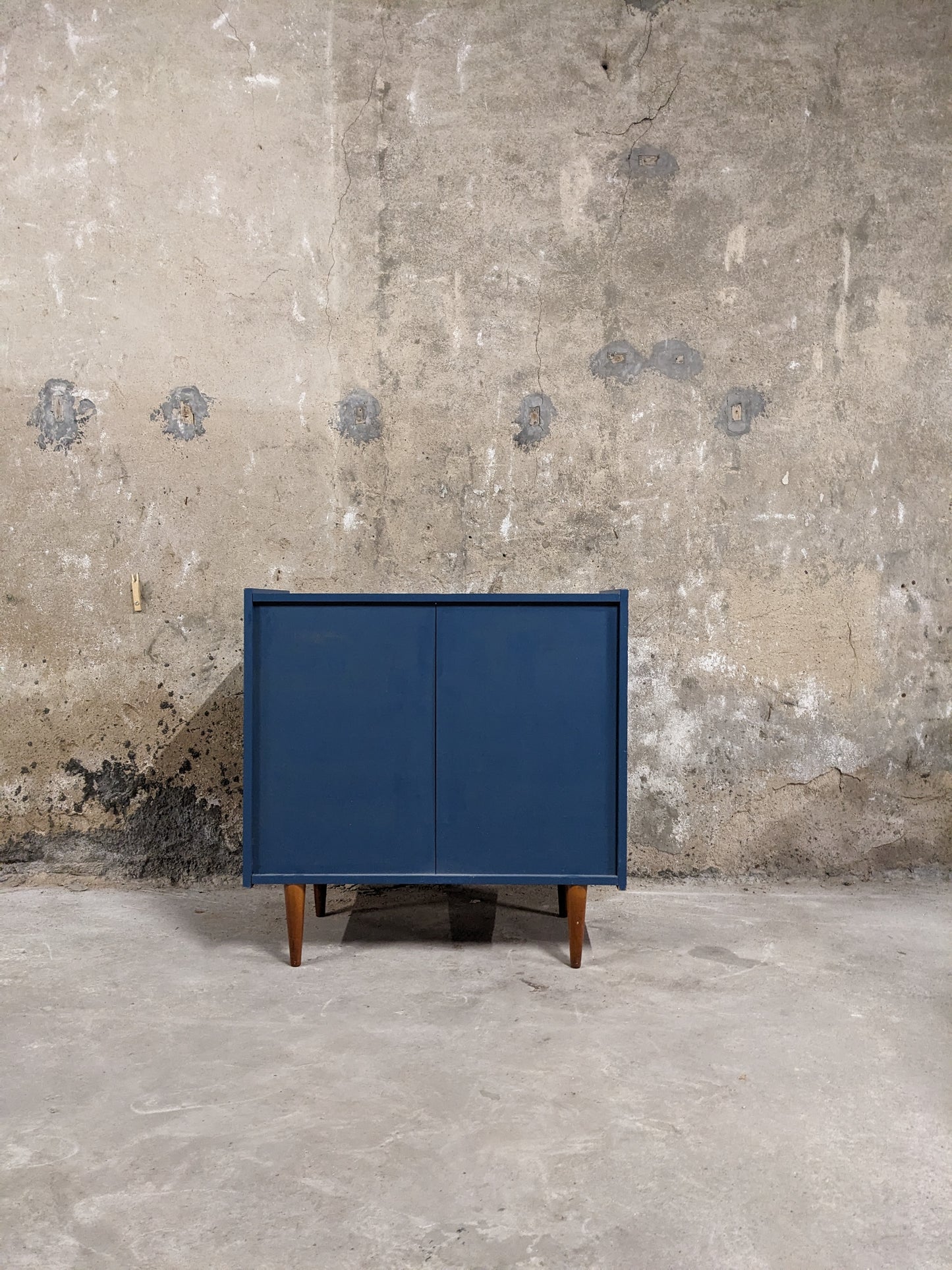 Commode bleue
