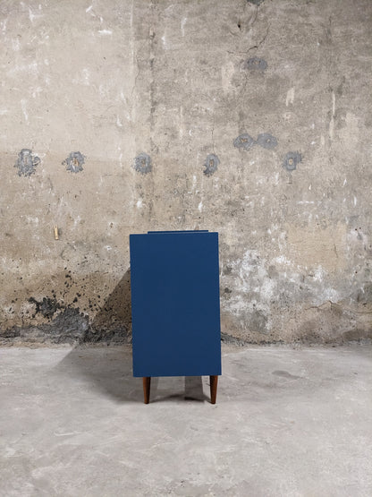 Commode bleue