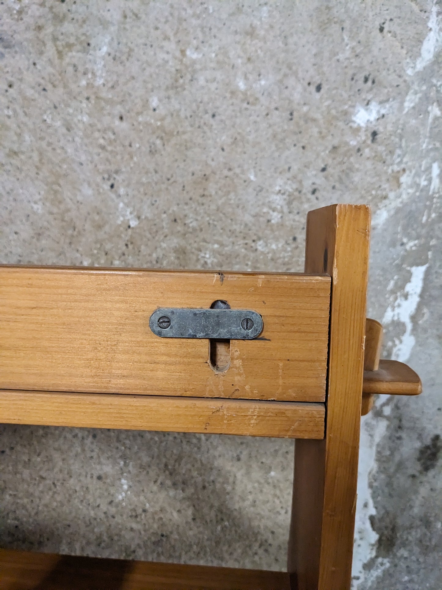 Étagère murale en pin