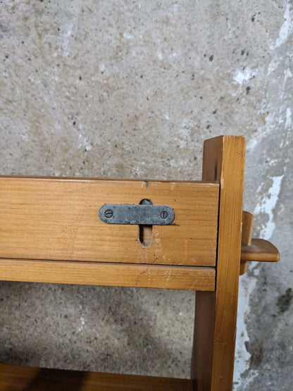 Étagère murale en pin