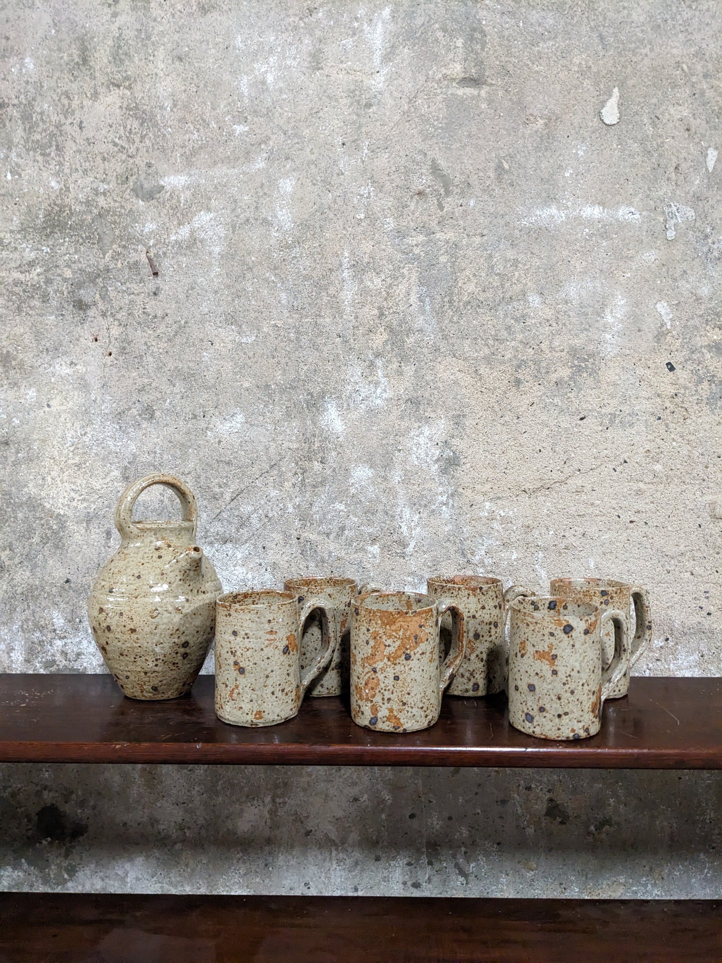Lot de 6 tasses et un pichet en grès