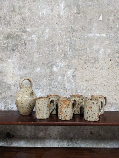 Lot de 6 tasses et un pichet en grès