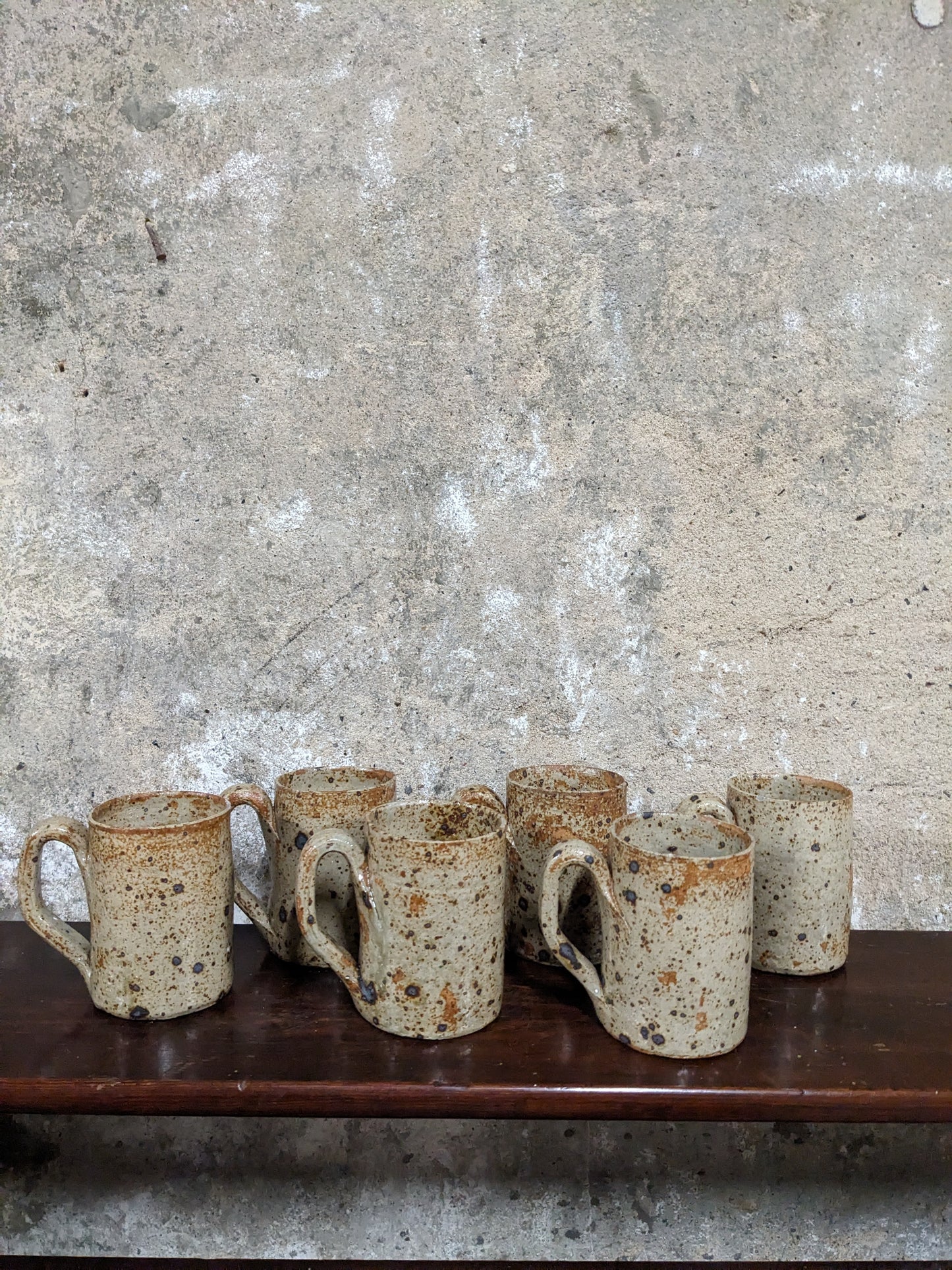 Lot de 6 tasses et un pichet en grès