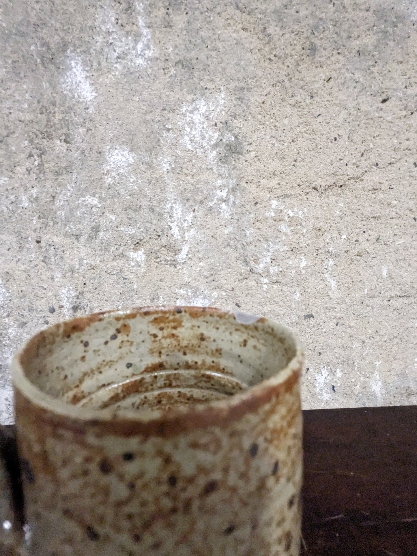 Lot de 6 tasses et un pichet en grès