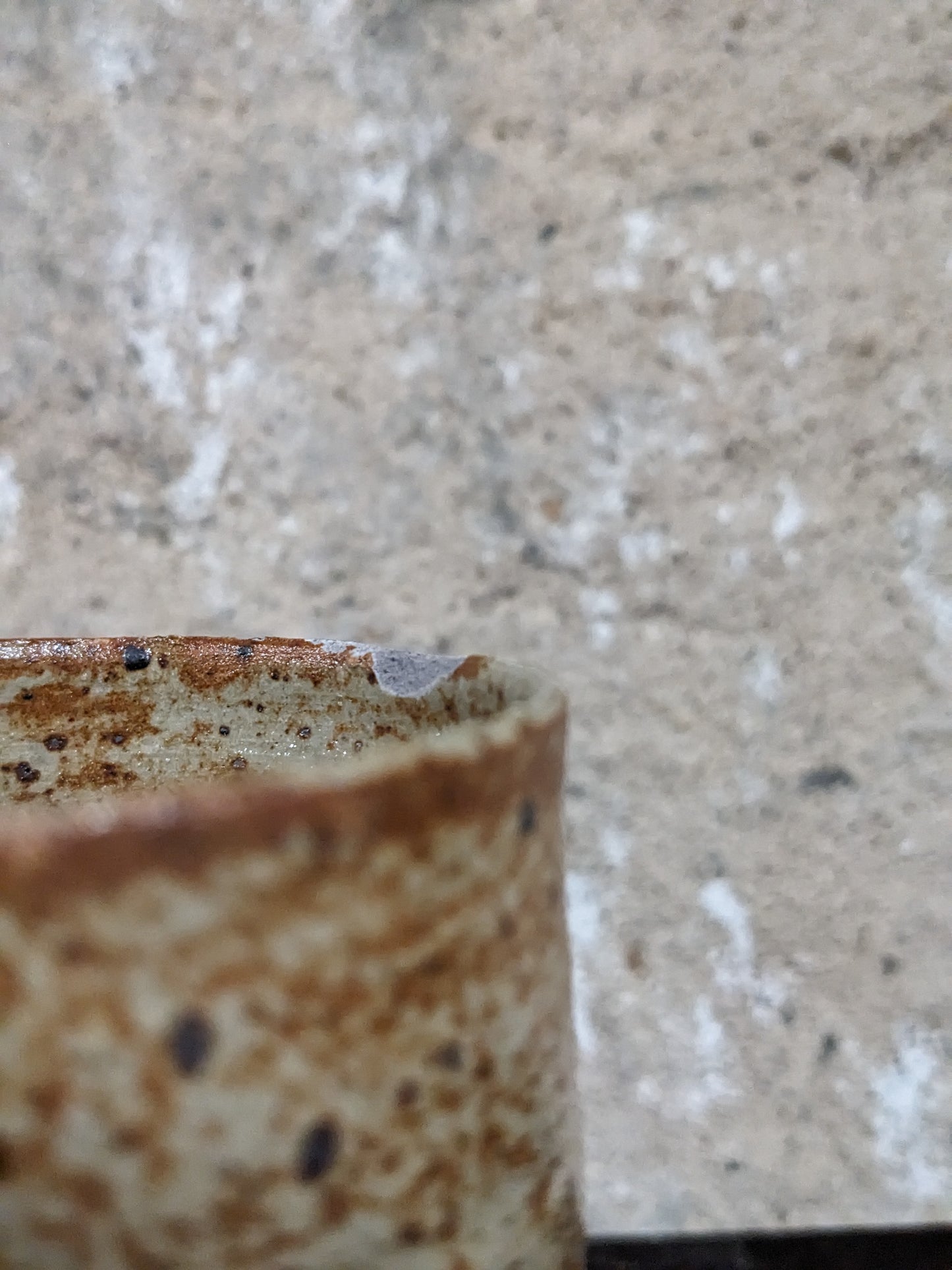 Lot de 6 tasses et un pichet en grès