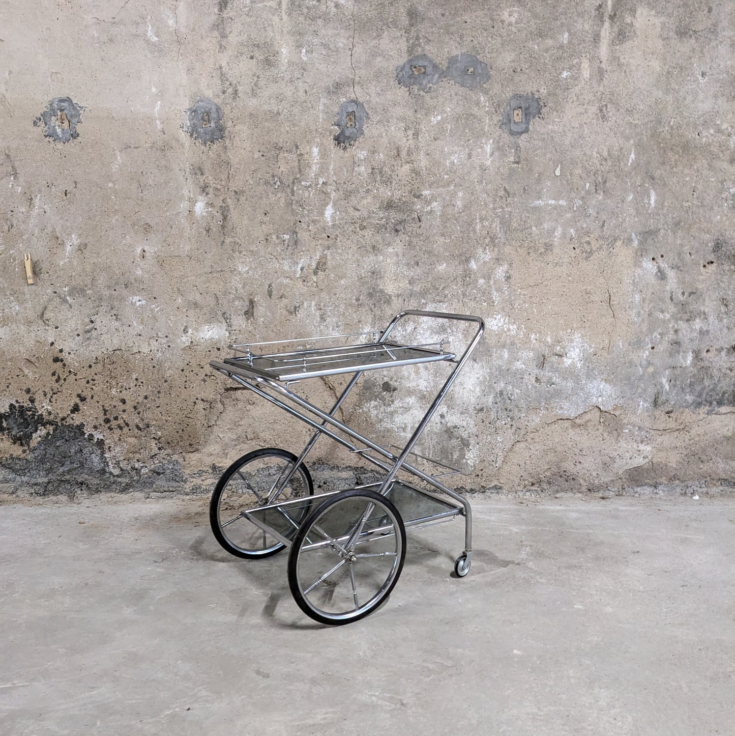 Desserte en métal argenté