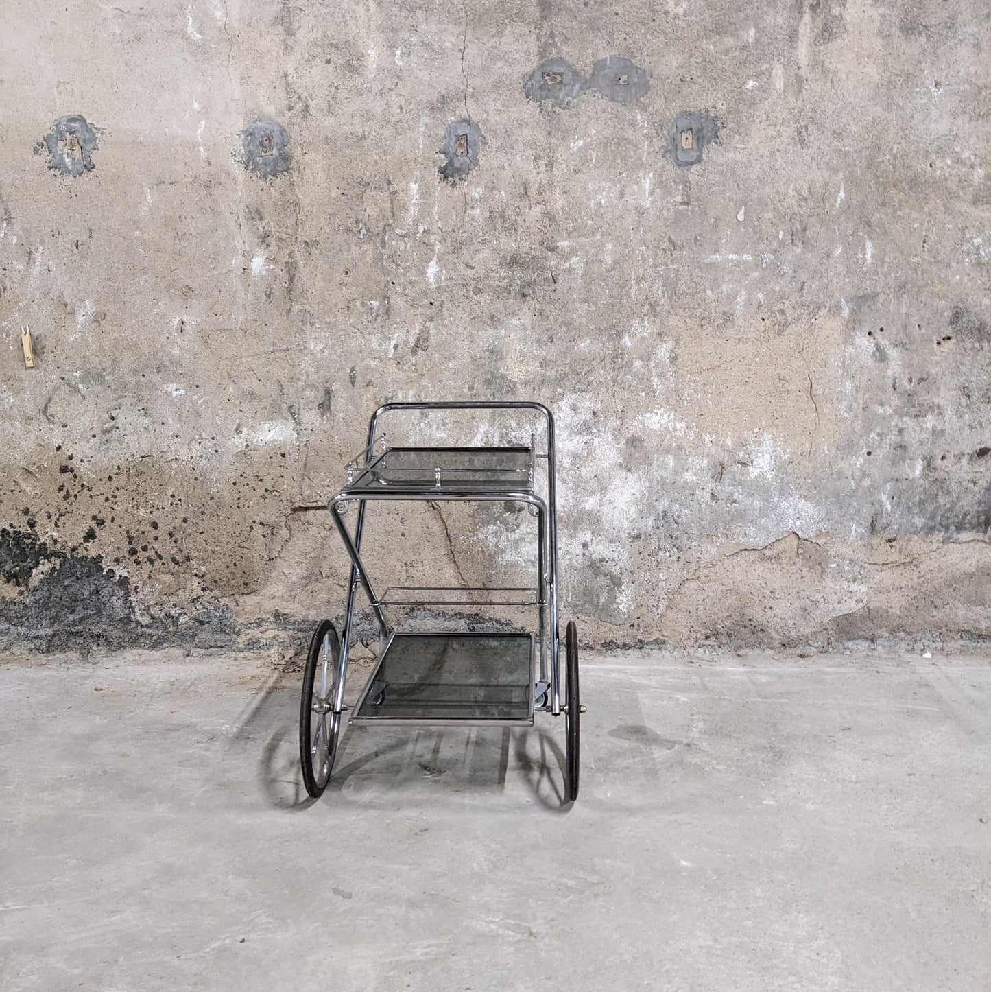 Desserte en métal argenté