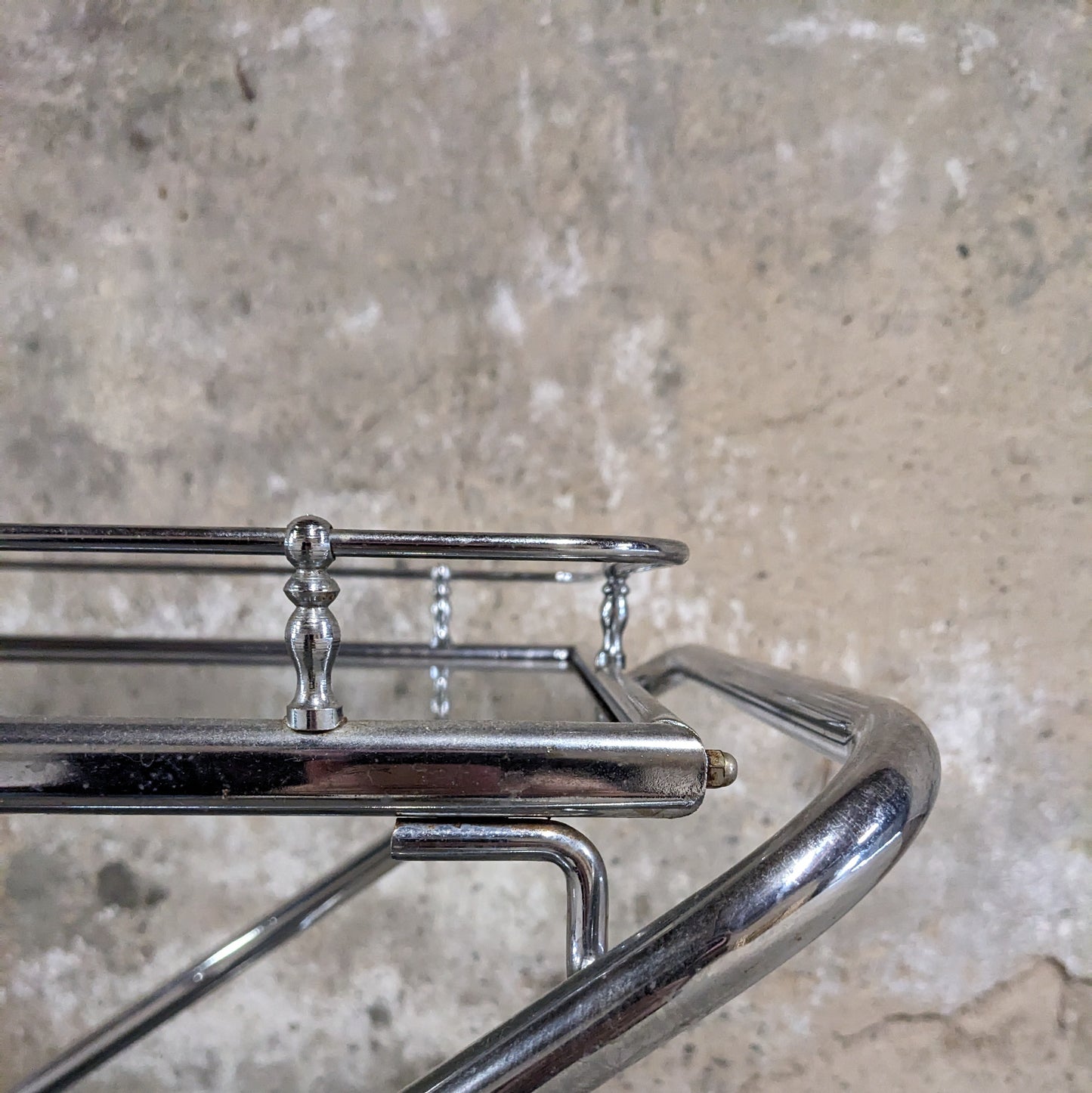 Desserte en métal argenté