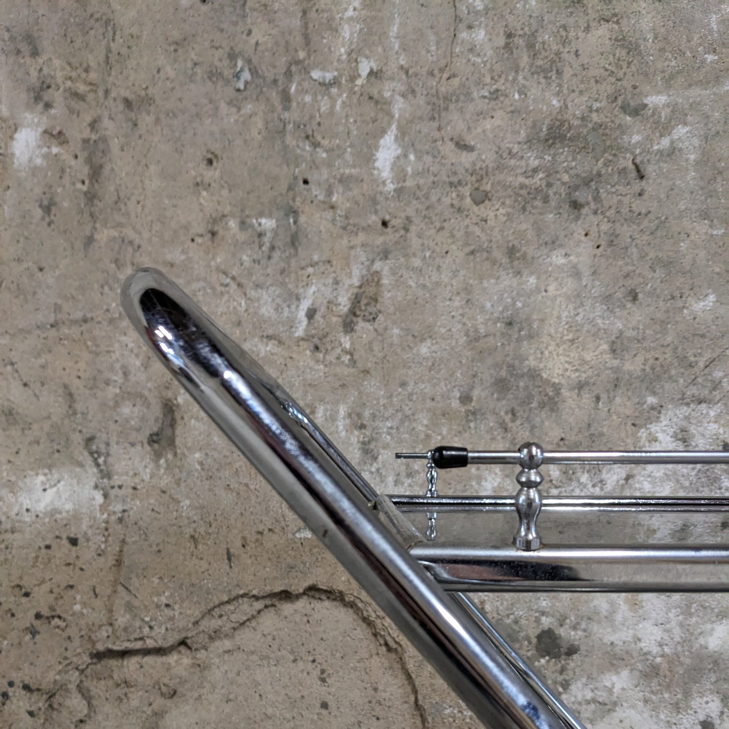 Desserte en métal argenté