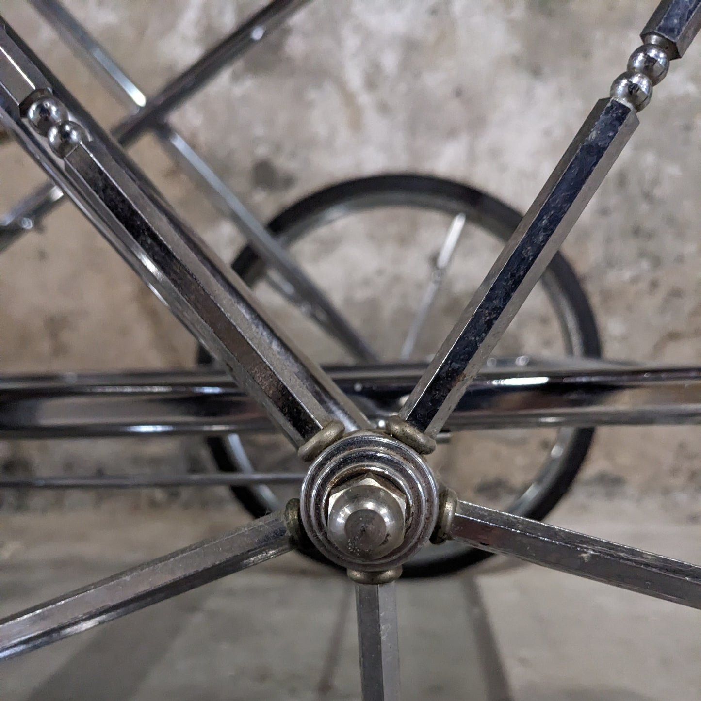 Desserte en métal argenté