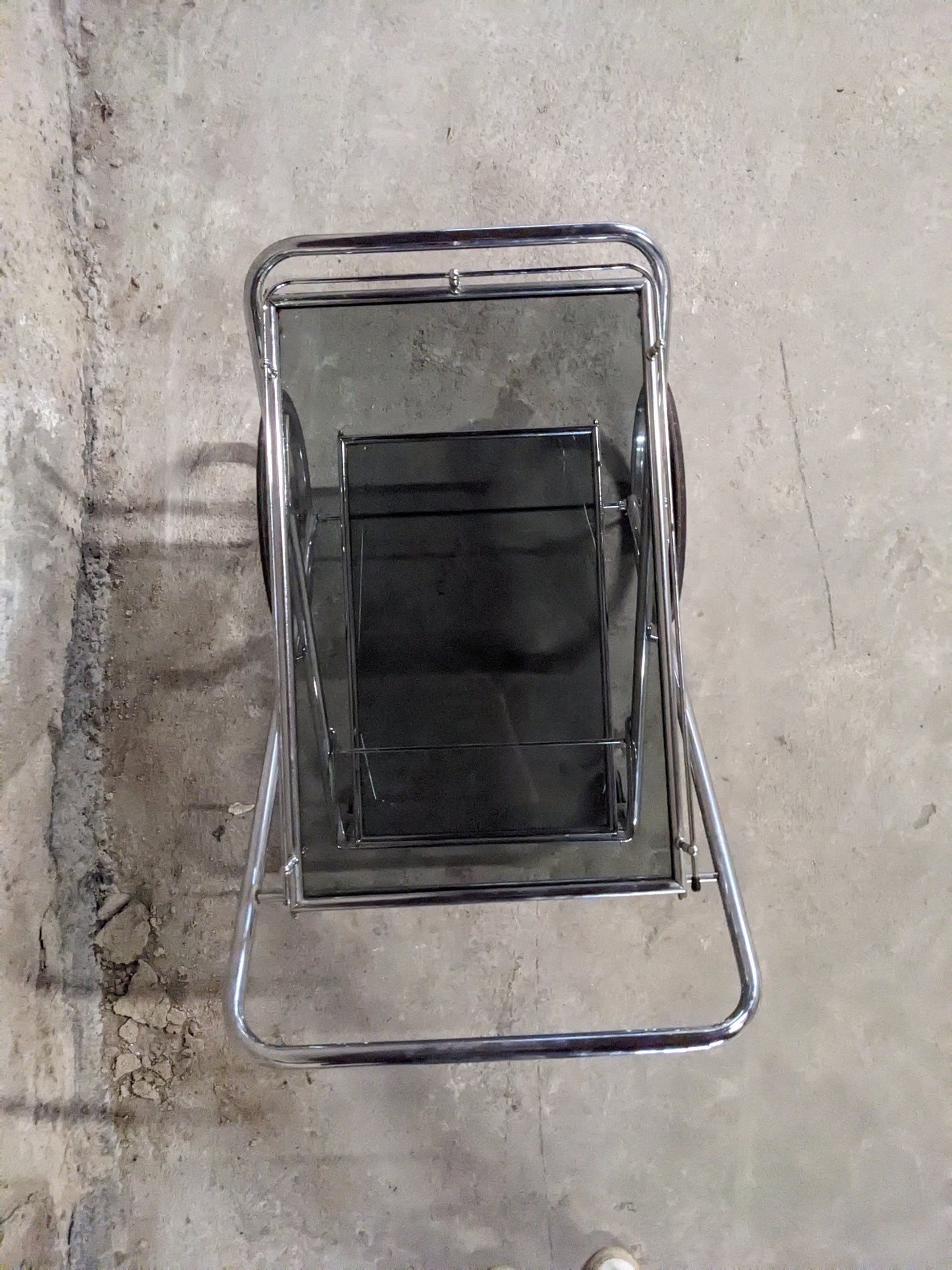 Desserte en métal argenté