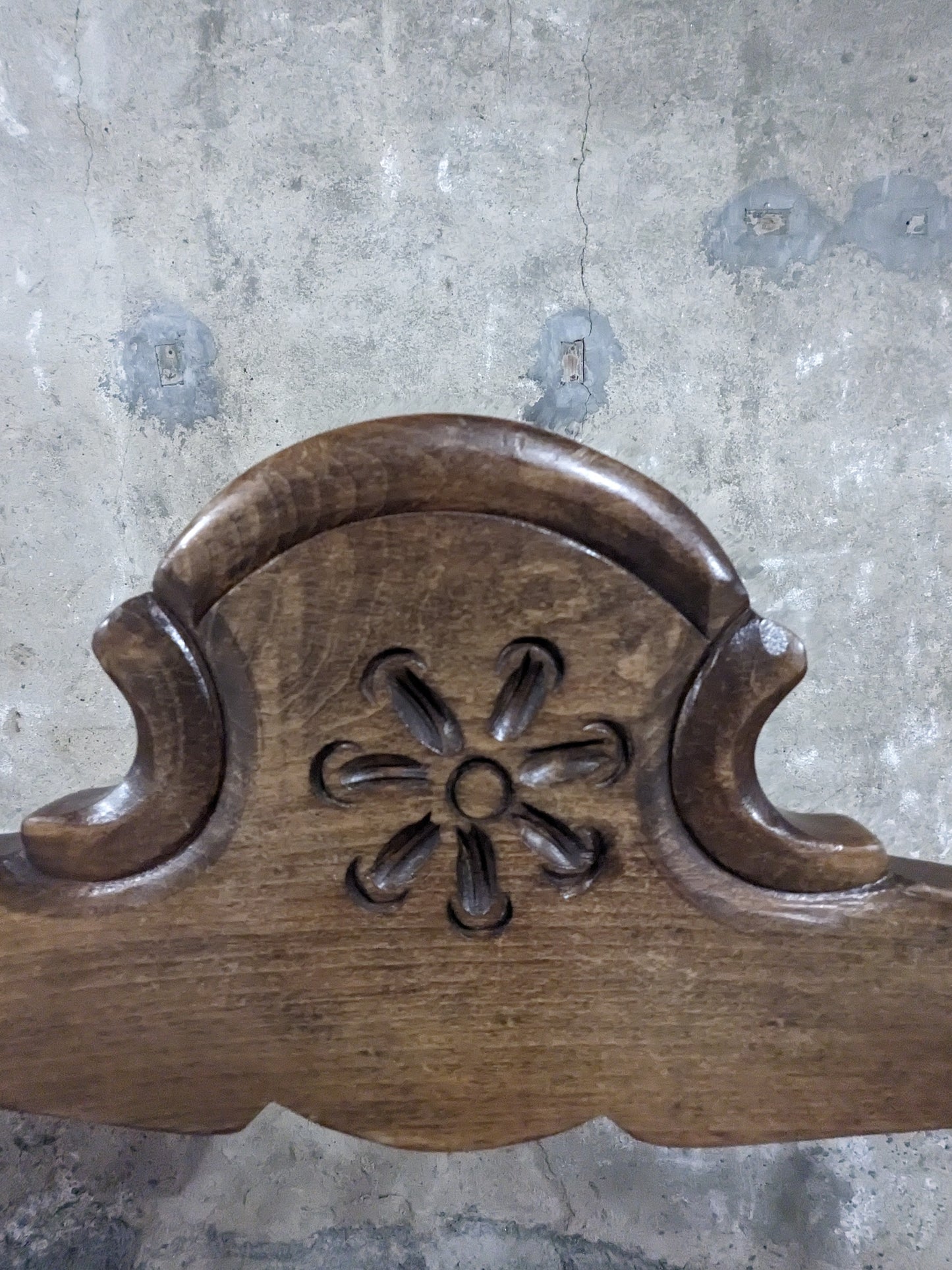 Chaises en bois et paille