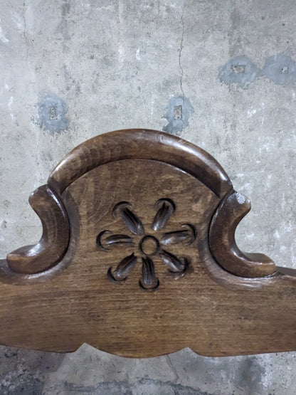 Chaises en bois et paille